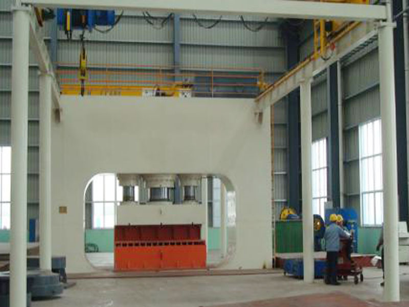 3000噸數控液壓機.jpg